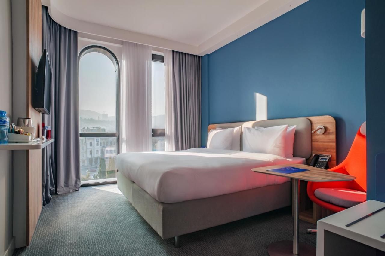 Holiday Inn Express Tbilisi Avlabari By Ihg מראה חיצוני תמונה