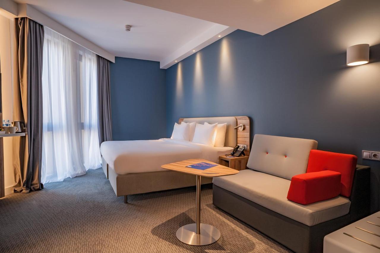 Holiday Inn Express Tbilisi Avlabari By Ihg מראה חיצוני תמונה