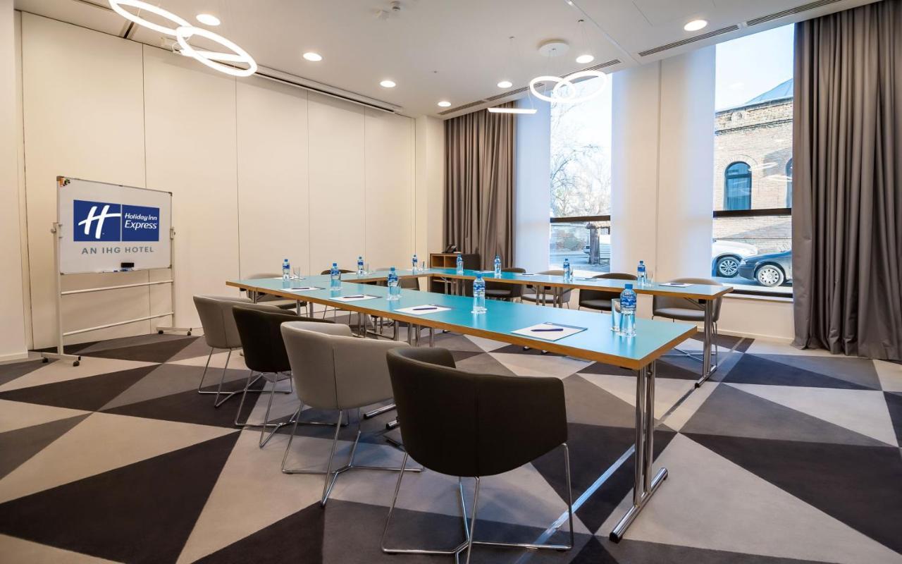 Holiday Inn Express Tbilisi Avlabari By Ihg מראה חיצוני תמונה