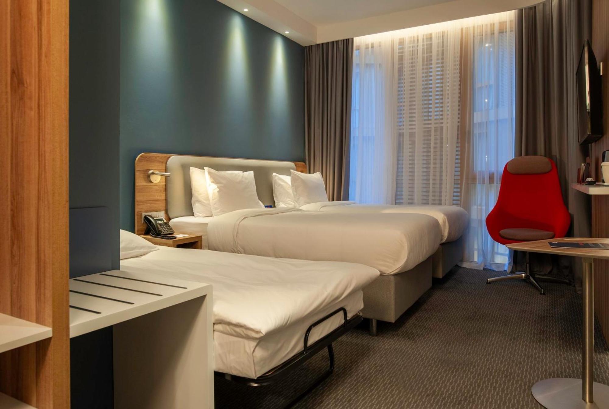 Holiday Inn Express Tbilisi Avlabari By Ihg מראה חיצוני תמונה